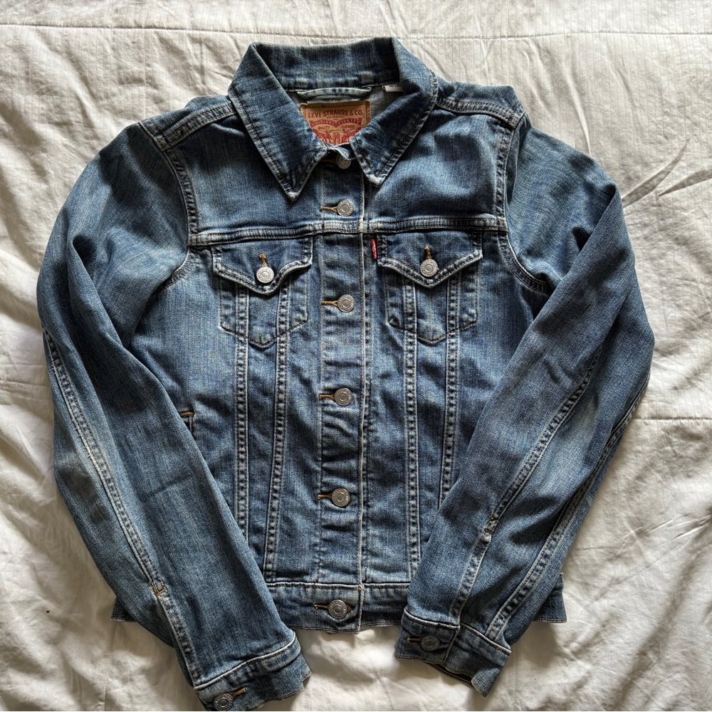 Classic Levi’s blue denim jacket